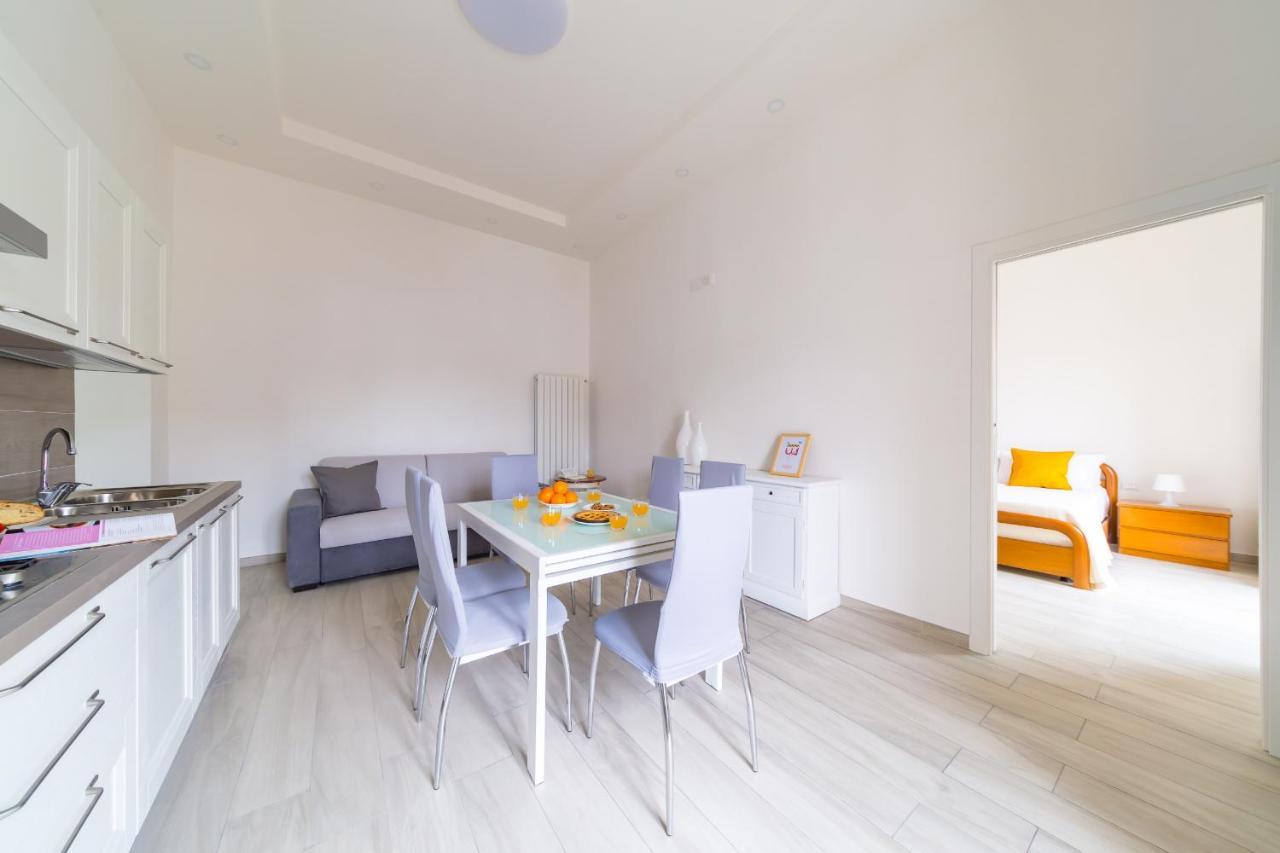 Chiara Modern Apartment By Wonderful Italy Napoli Ngoại thất bức ảnh