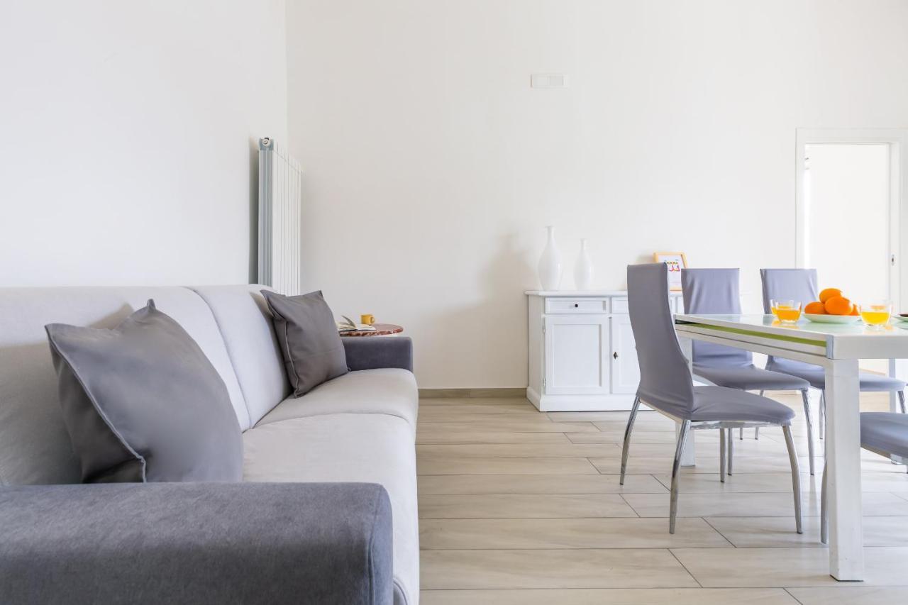 Chiara Modern Apartment By Wonderful Italy Napoli Ngoại thất bức ảnh